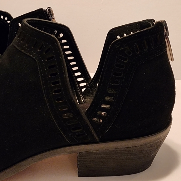 Vince Camuto Suede Bootie Size 7.5 - Picture 7 of 8